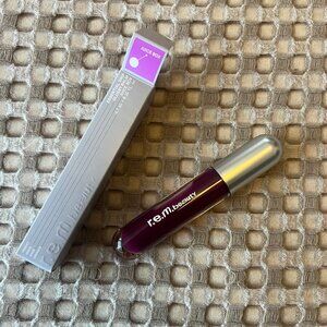 r.e.m. beauty Essential Drip Glossy Lip Balm in Shade: Juicebox NWT